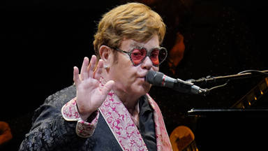 Elton John sufre una caída en casa