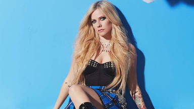 Avril Lavigne, son su estilo más reconocible y trepidante, estrena 'Bite Me': retorno tras dos años de espera