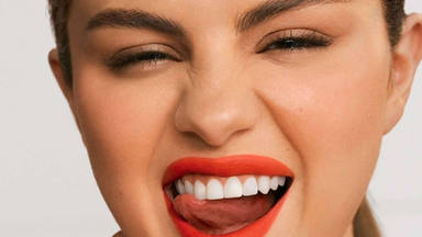 Selena Gomez: "Todos mis novios piensan que estoy chalada pero a mí me da absolutamente igual"
