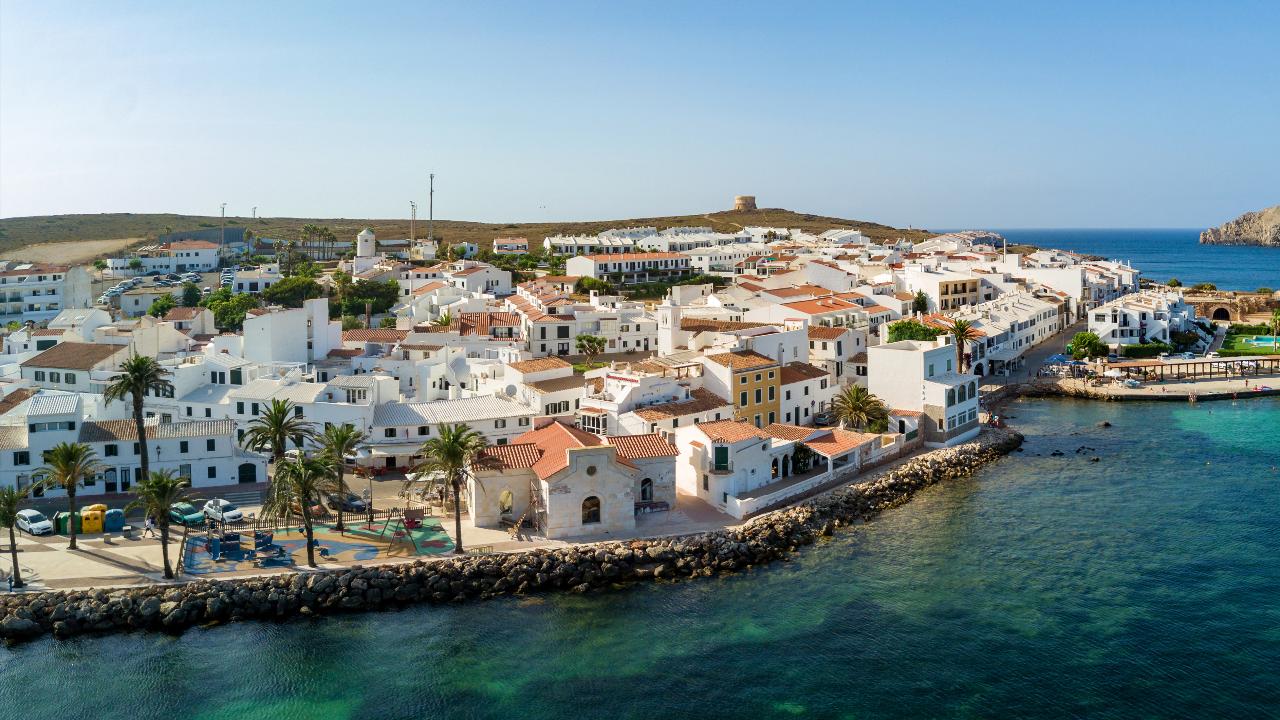 Fornells, el pueblo más visitado de España en 2022: las claves de su éxito turístico