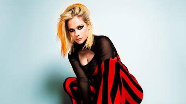 Avril Lavigne muestra un pequeño adelanto de lo que será su nueva música