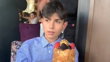 La cara de un niño durante la celebración de su cumpleaños deja en shock a las redes: "Obligado a festejar..."