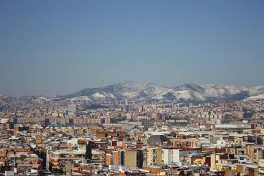 La borrasca Julliete deixa temperatures gèlides, molt fred i neu a Barcelona.