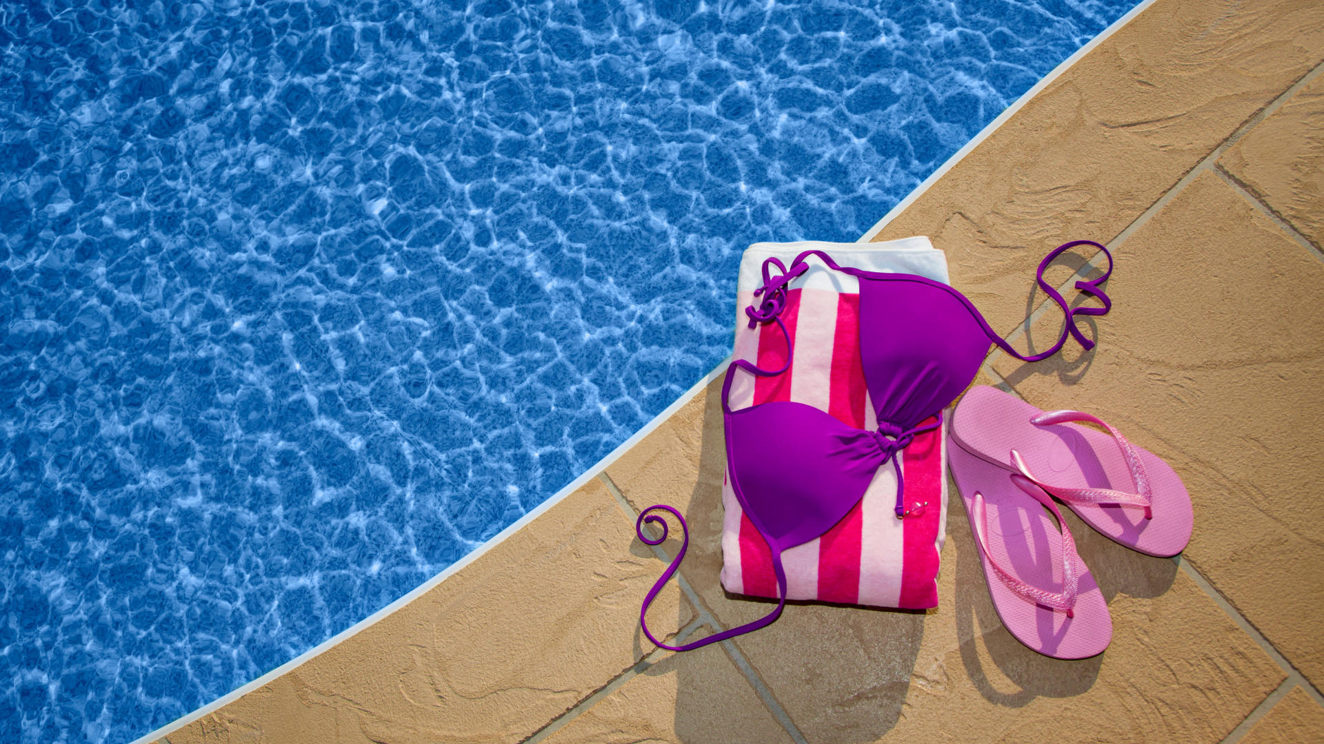 La towelkini, lo último en moda de baño para presumir este verano
